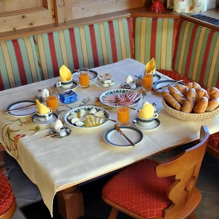 Haus Panorama Bed & Breakfast *